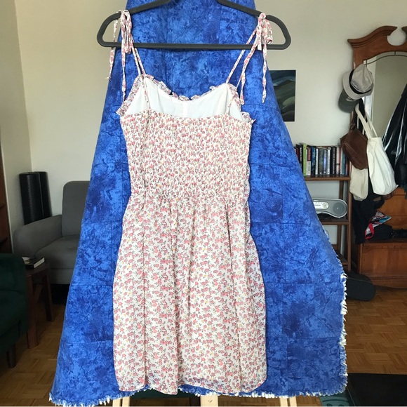 Urban Outfitters sweet floral print dress - Picture 2 of 11
